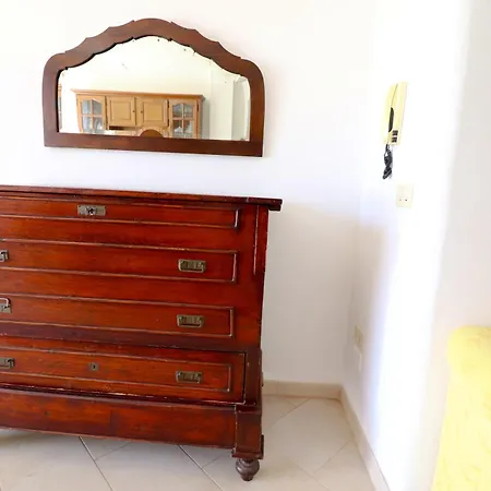 Keferas House アパート *