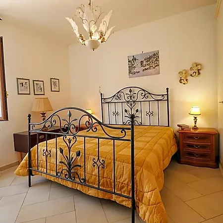 Keferas House Apartman Otranto