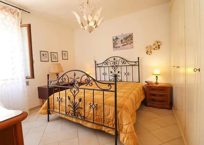 Keferas House Апартаменти *